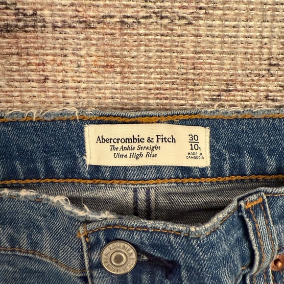 Abercrombie The Ankle Straight Ultra High Rise Jean Sz30 regular - Picture 3 of 3